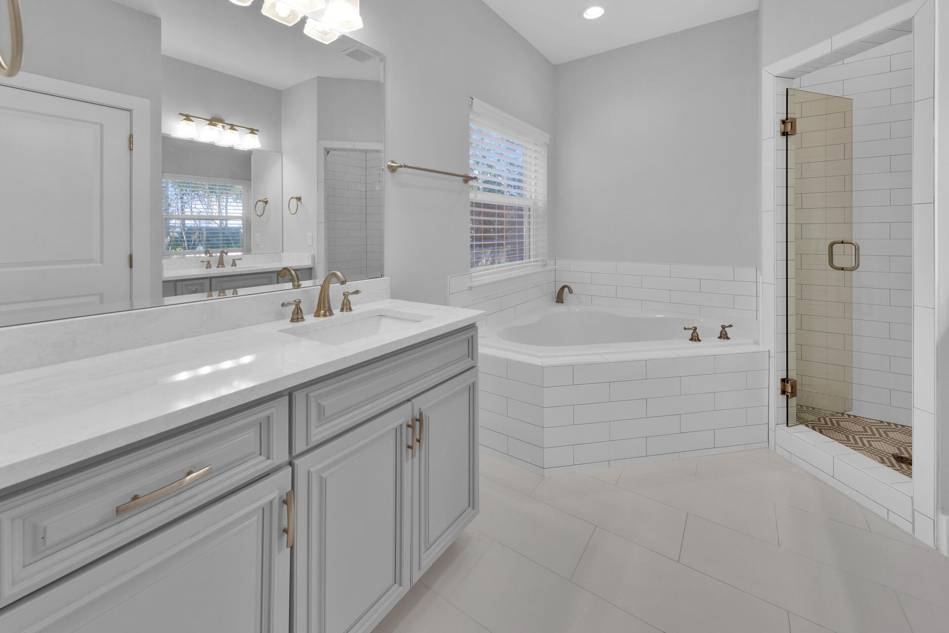 HIDDEN GROVE - Residential Lease