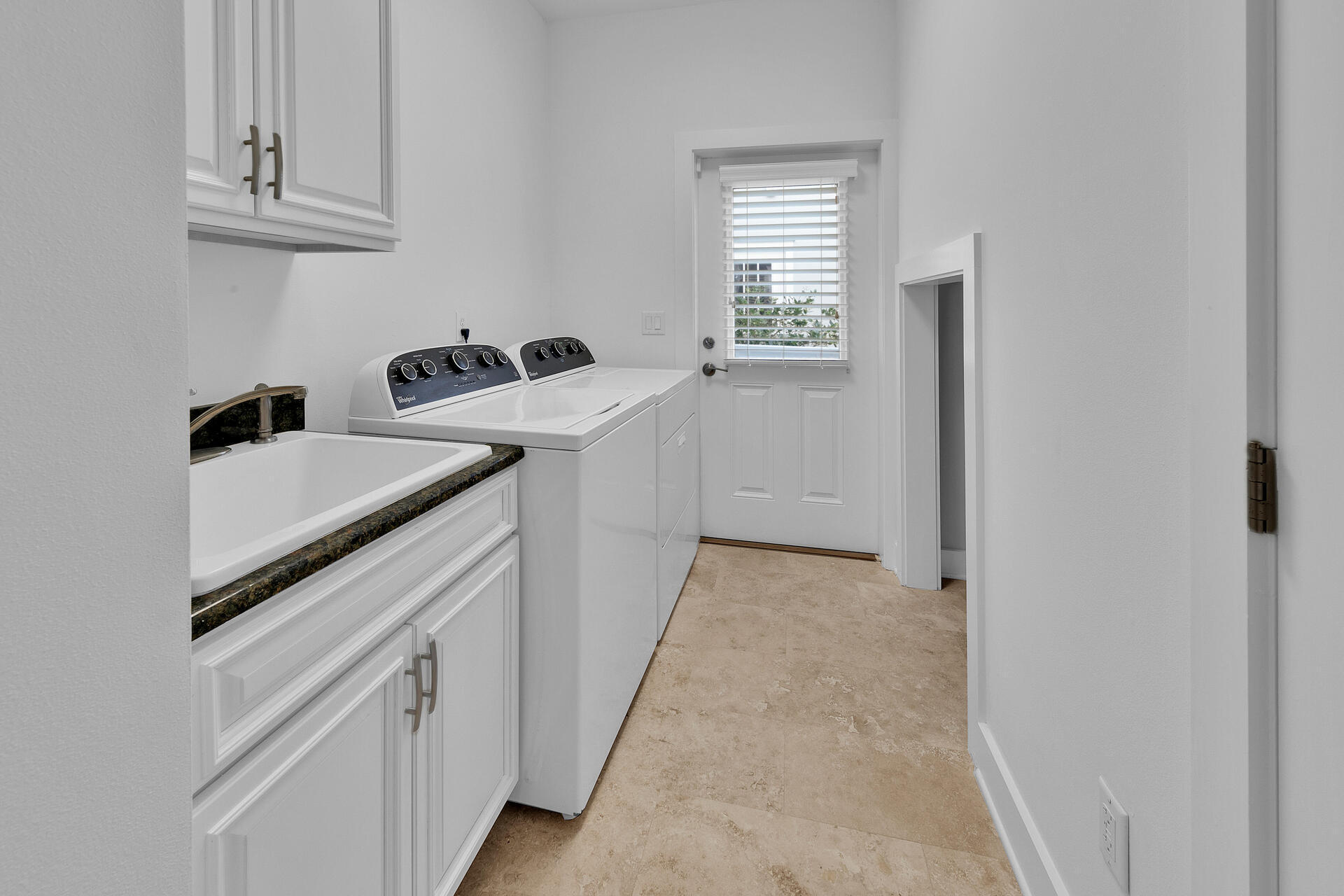 HIDDEN GROVE - Residential Lease