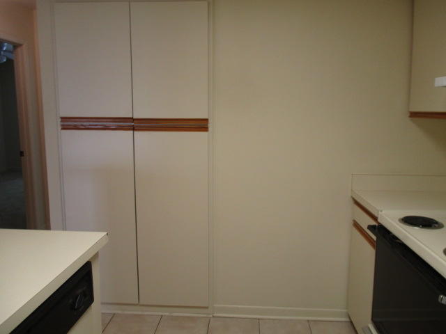 VIKING MANOR PH 1 - Residential Lease