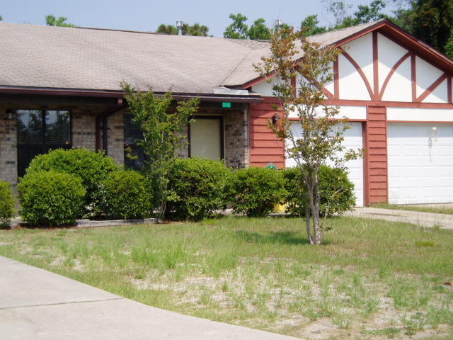 One story unit conveniently located to schools, shopping and beaches. 2 spacious carpeted bedrooms. Tile in all other living areas. One car garage with washer and dryer connections in the garage. The back yard is mostly decked, so not much yard to upkeep in the rear. Call to make an appointment today as it will not last long.