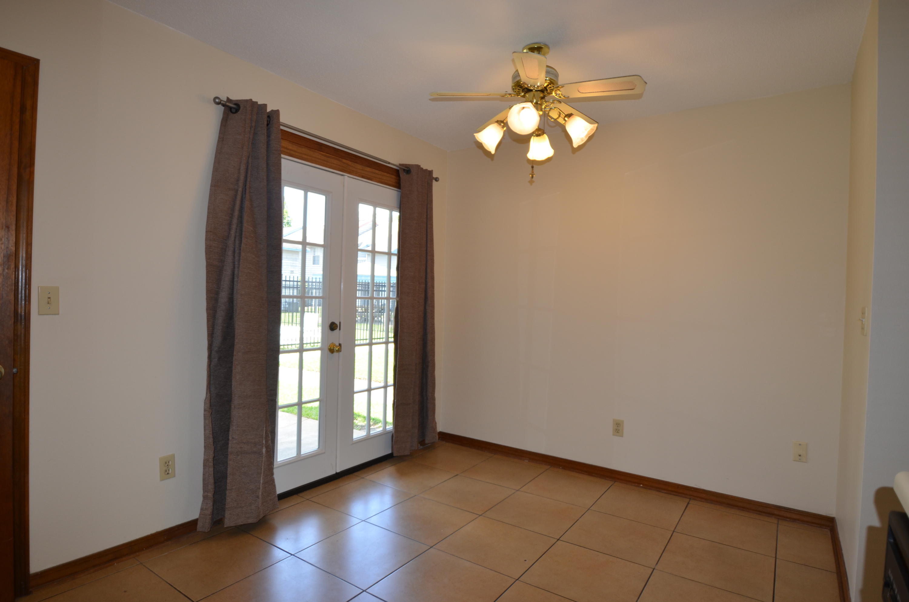 BROWNSVILLE STATION - Residential Lease