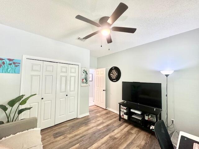 VALPARAISO VILLAGE - Residential Lease