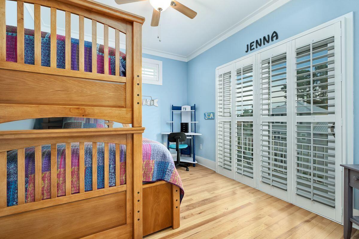 COTTAGES AT SEAGROVE - Residential