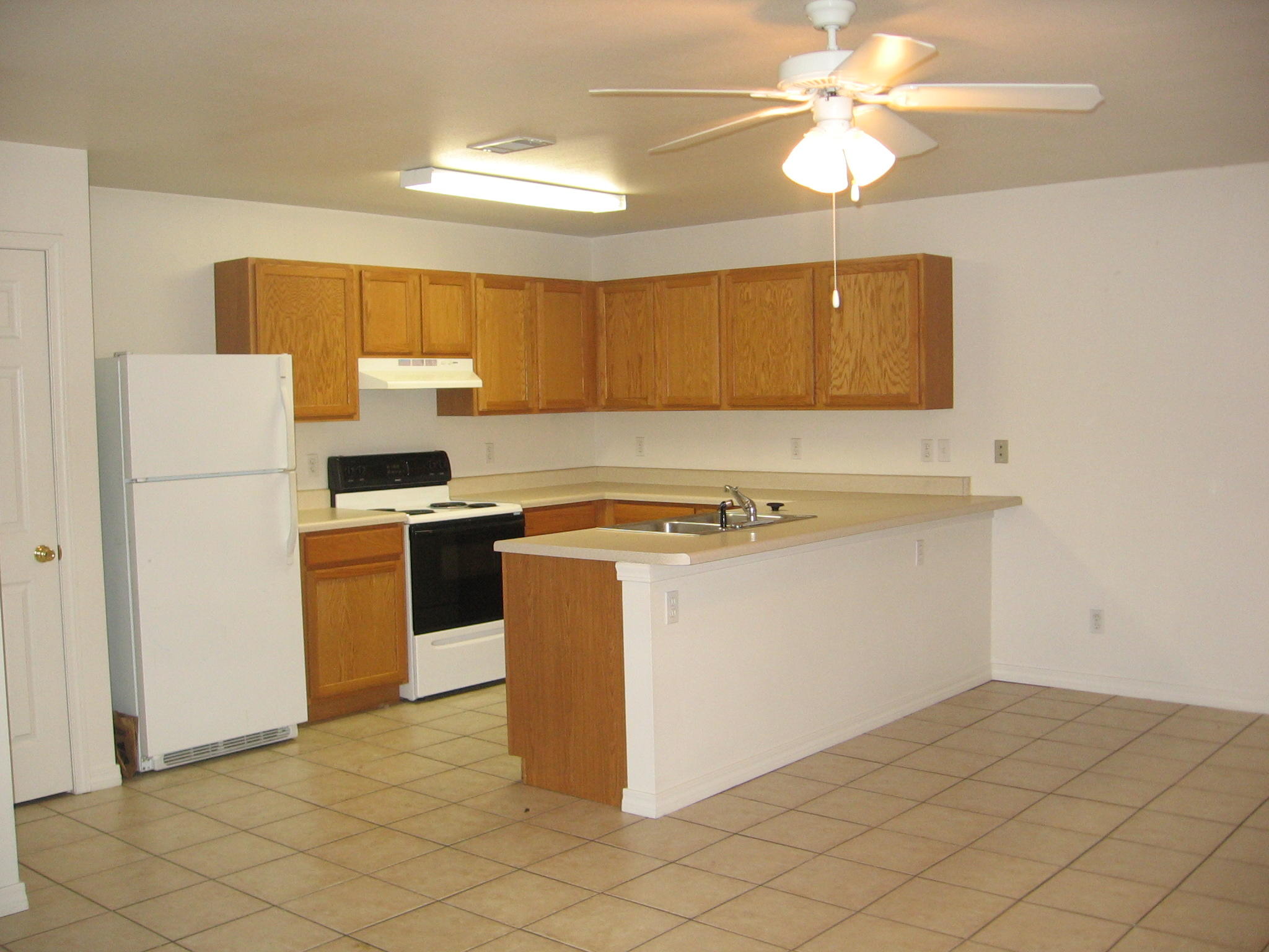 CLASSIC MANOR - Residential Lease