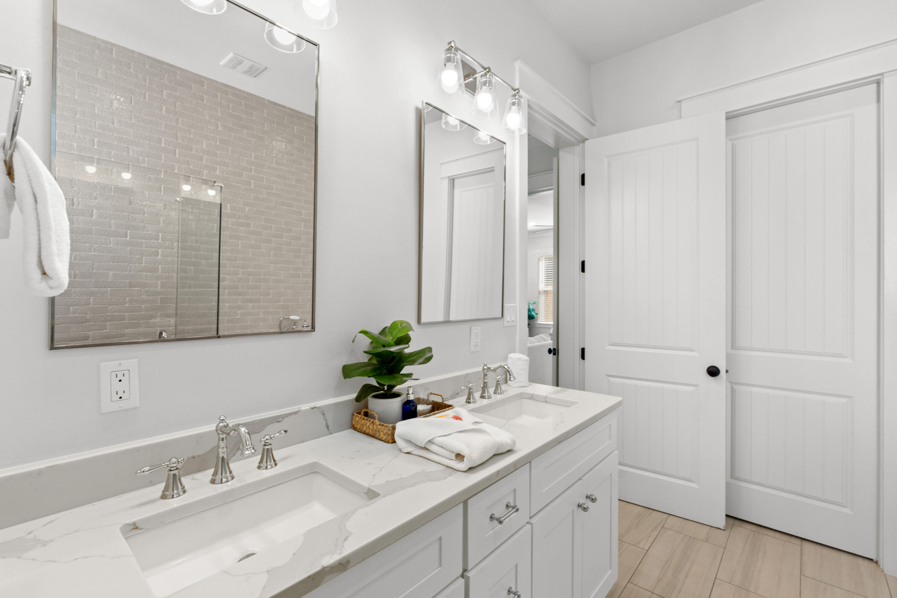 GULF SHORE MANOR - Residential