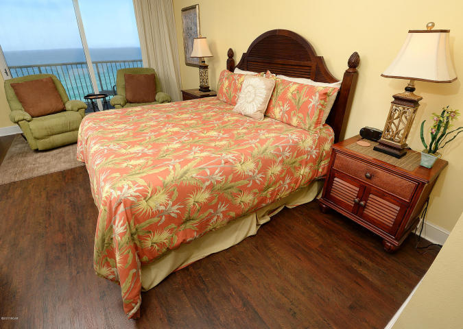 MAJESTIC BEACH TOWERS II - Residential