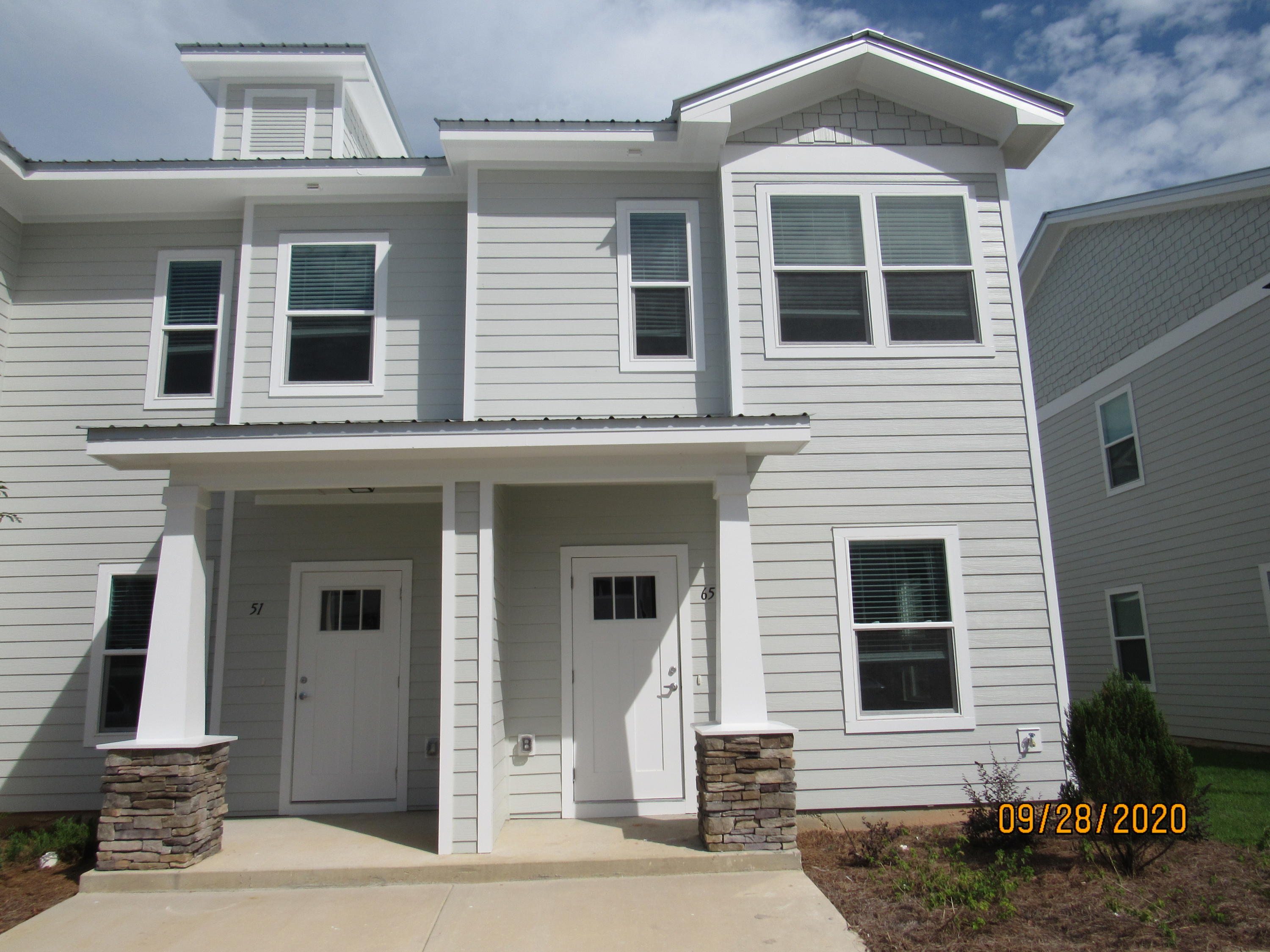 VERANDAS AT FREEPORT - Residential Lease