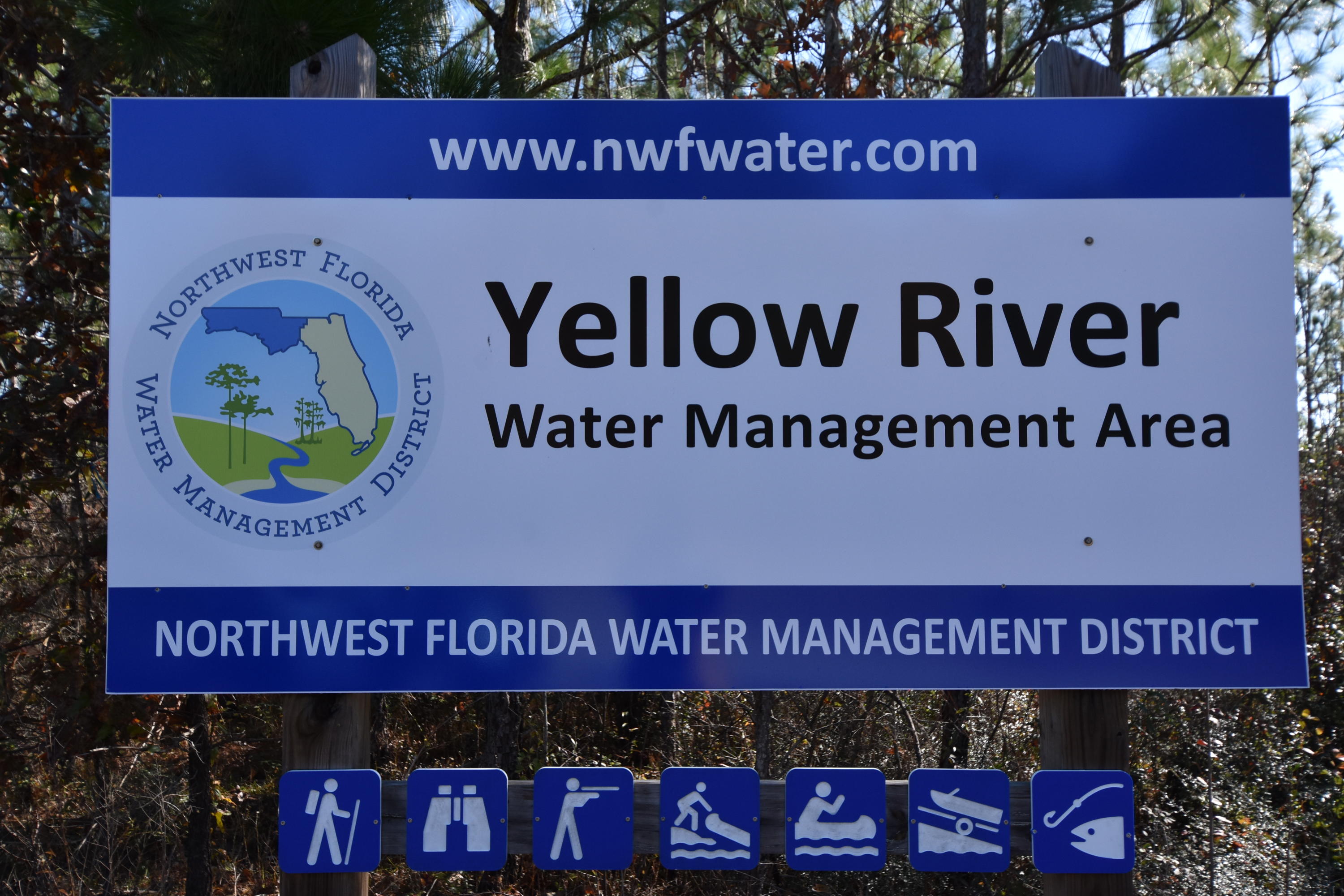 Hunters take a look. This property backs up the the Northwest Florida Water Management property. The owner has hauled in dirt and spread it to level the lot. Ready for you to build your home or cabin. Be sure to take a look today!