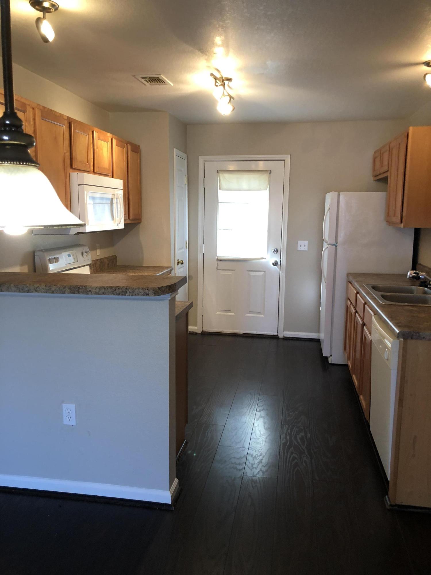 QUAIL LAKE - Residential Lease