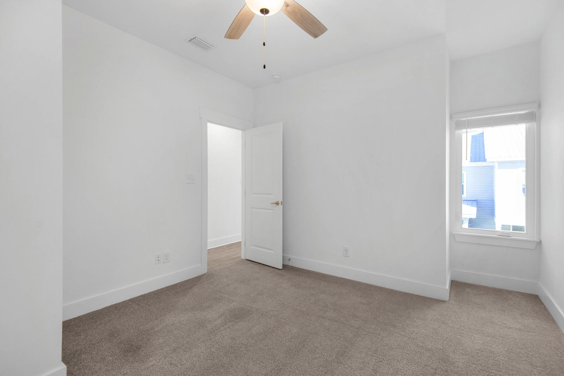 VERANDAS AT FREEPORT - Residential Lease
