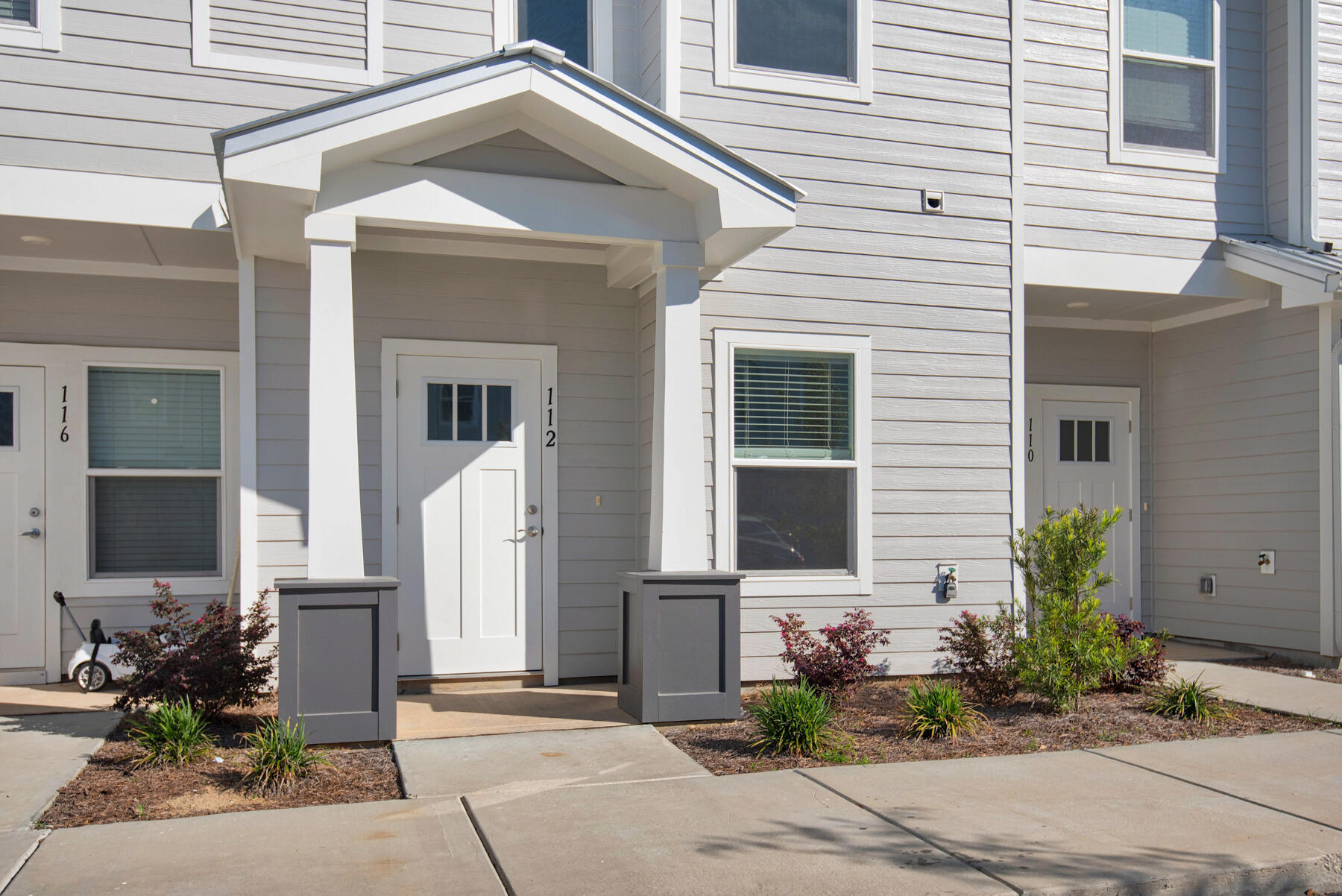 For lease W/ OPTION TO BUY! SELLER FINANCING AVAILABLE. (2) year old townhome! Located just 25 minutes from the white sand beaches of 30A, 30 minutes to Destin and Niceville and minutes from downtown Freeport! The Verandas offers amenities such as a pool, playground and pickleball/basketball courts. This LIKE NEW unit features FRESH PAINT, quartz counter tops, stainless appliances, plenty of storage, large bedrooms, spacious floor plan, LVP flooring  and a separate storage closet in the large patio area. Washer/dryer hookup on 2nd floor for added convenience. (2) parking spots in front of the unit. (1) assigned. One not assigned. Non-smoking. Pets allowed. Trash and lawn care inc. No lease fee or hidden fees. NO MANAGEMENT APPLICATION FEES. FREE 24 hr maintenance. Managed by local Owner.