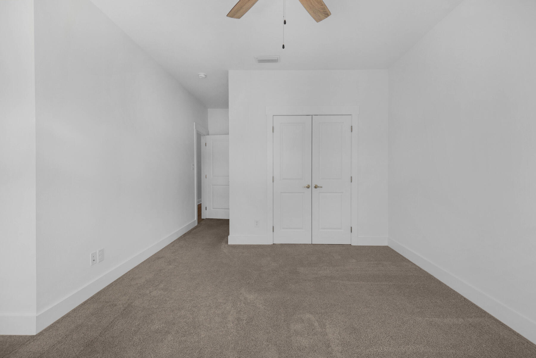 VERANDAS AT FREEPORT - Residential Lease