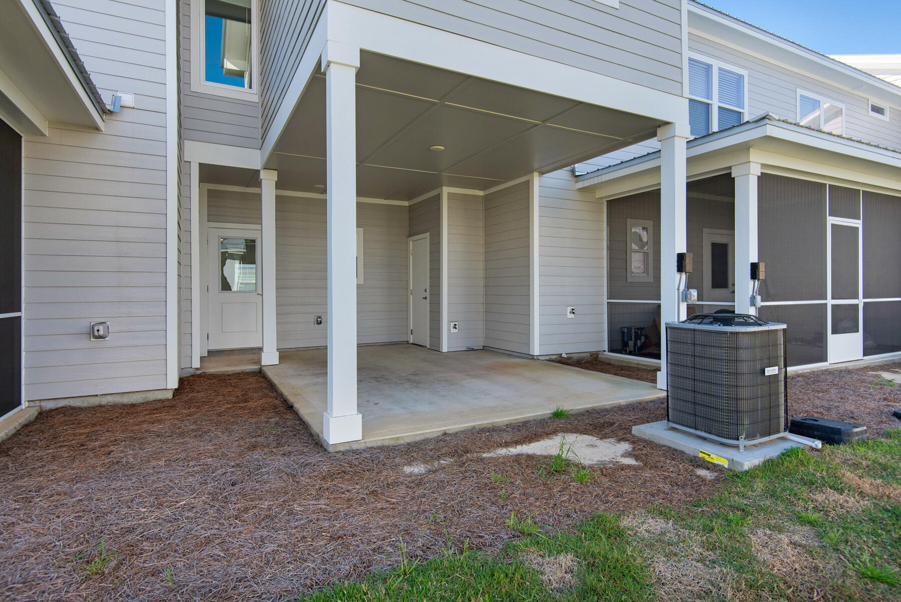 VERANDAS AT FREEPORT - Residential Lease