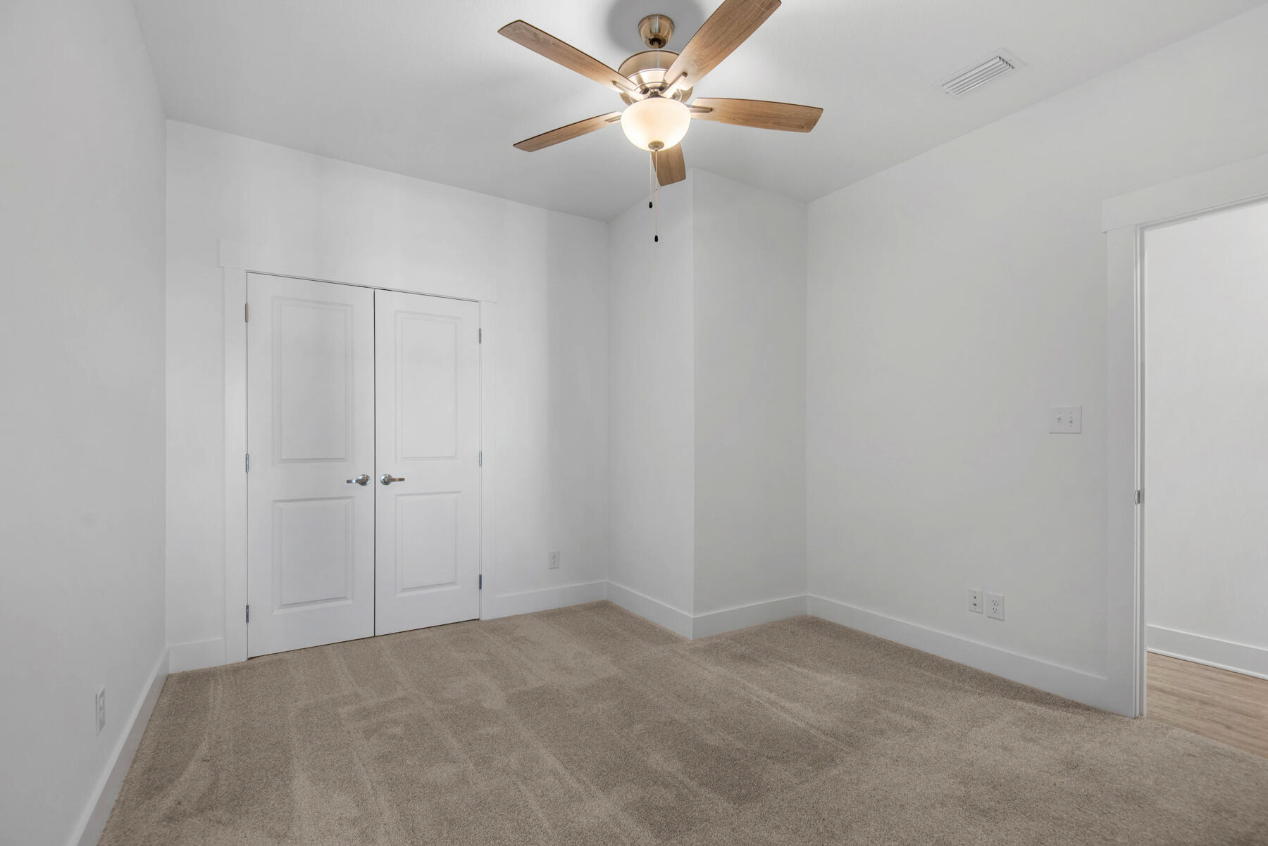 VERANDAS AT FREEPORT - Residential Lease