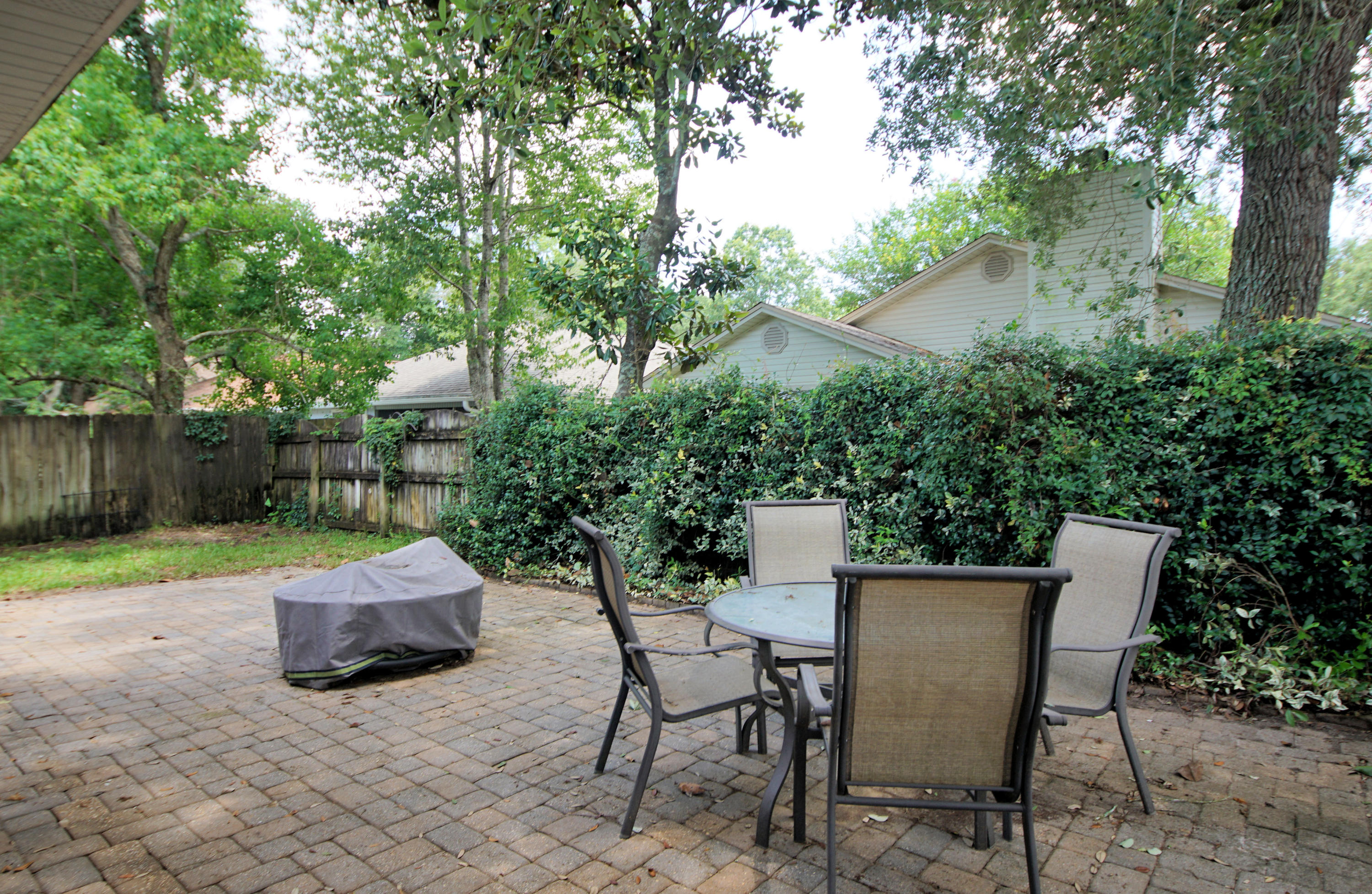 PINE KNOLL - Residential