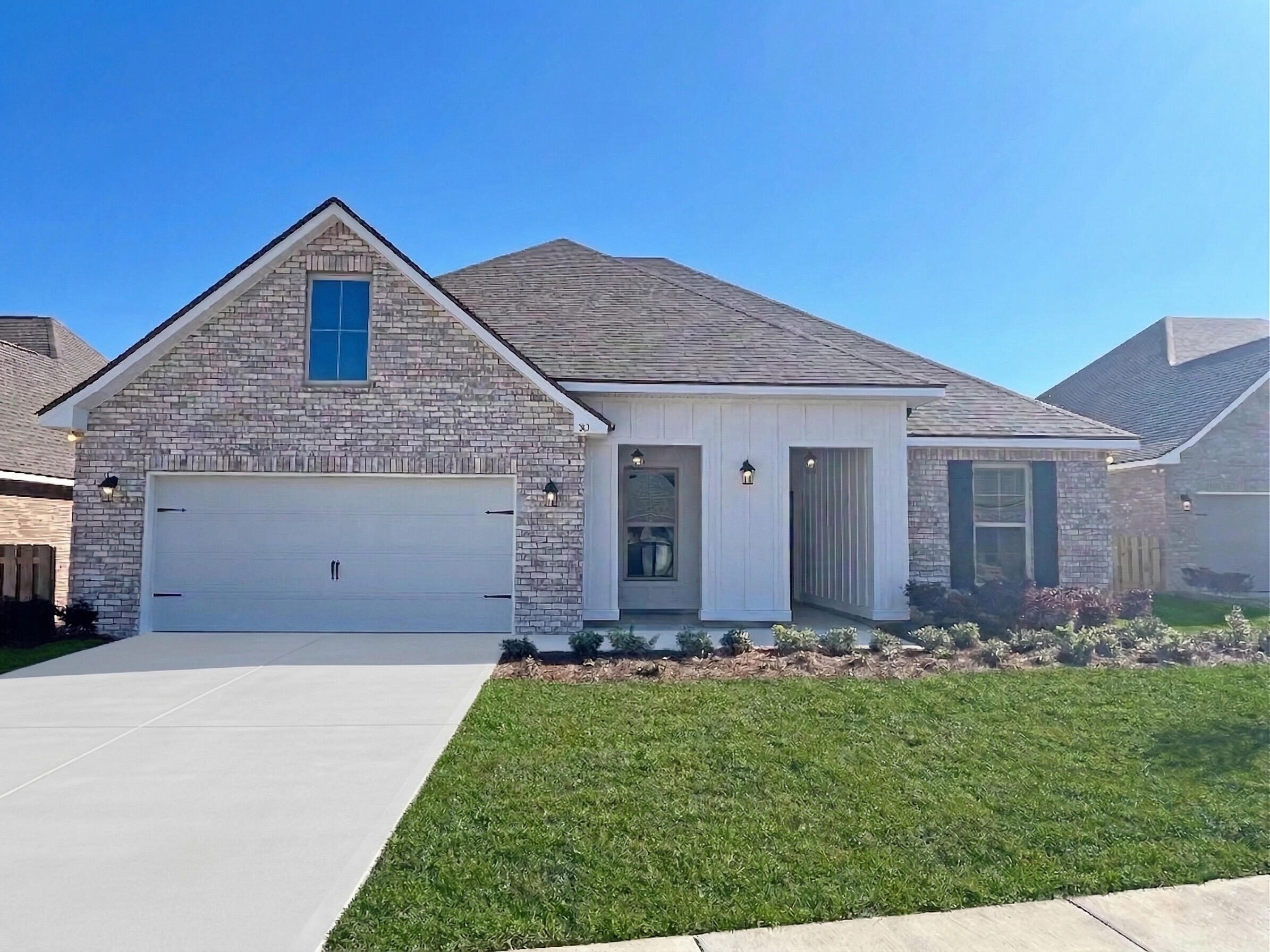 Awesome builder rate plus FREE refrigerator! Restrictions apply. 

The HICKORY III G in Bird Song at Hammock Bay community offers a 5BR, 3BA, open design with formal dining room and separate den. Upgrades added (list attached). Features: double vanity, garden tub, separate custom tiled shower, and walk-in closet in master bath, kitchen island, walk-in pantry, covered porches, boot bench, crown molding, recessed lighting, framed mirrors, smart connect WIFI thermostat, smoke/carbon monoxide detectors, landscaping package, architectural 30-year shingles, flood lights, and more!
Energy Efficient Features: water heater, kitchen appliance package, vinyl low E windows, and more! Energy Star Partner.
