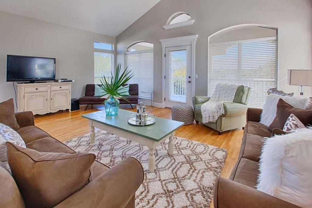 GULF SHORE MANOR - Residential