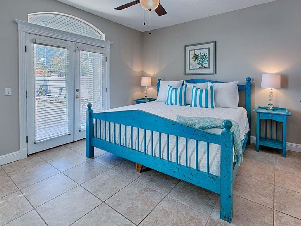 GULF SHORE MANOR - Residential