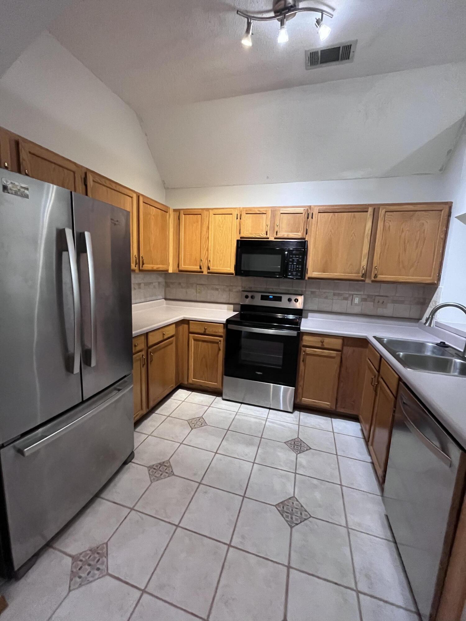 COVENTRY PARK VILLAGE PH 1 - Residential Lease