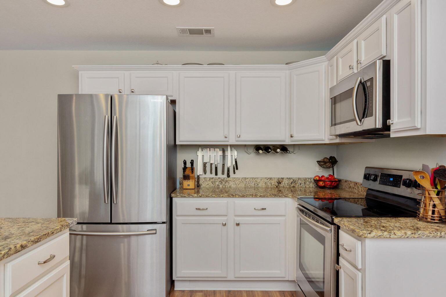 VALPARAISO PINECREST 5 - Residential Lease
