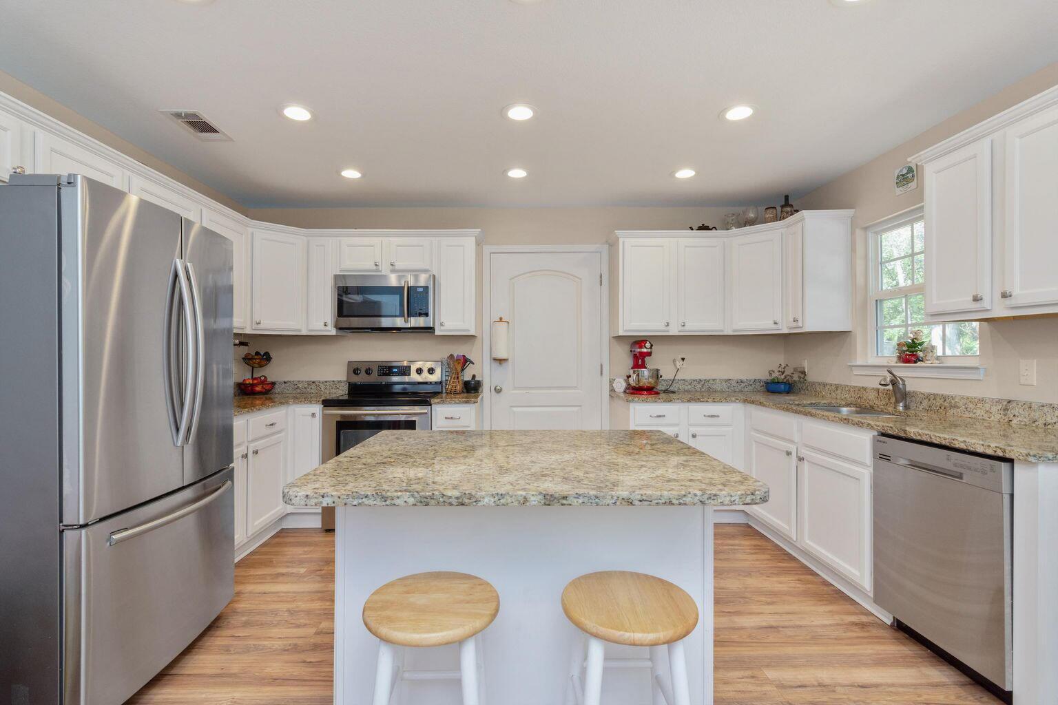 VALPARAISO PINECREST 5 - Residential Lease