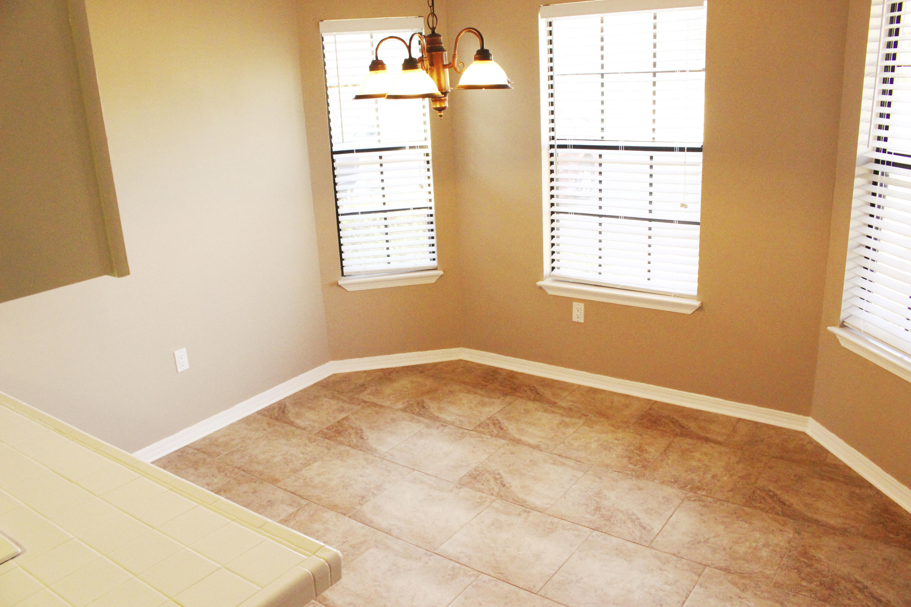 COUNTRYVIEW ESTATES 3RD ADDN - Residential Lease