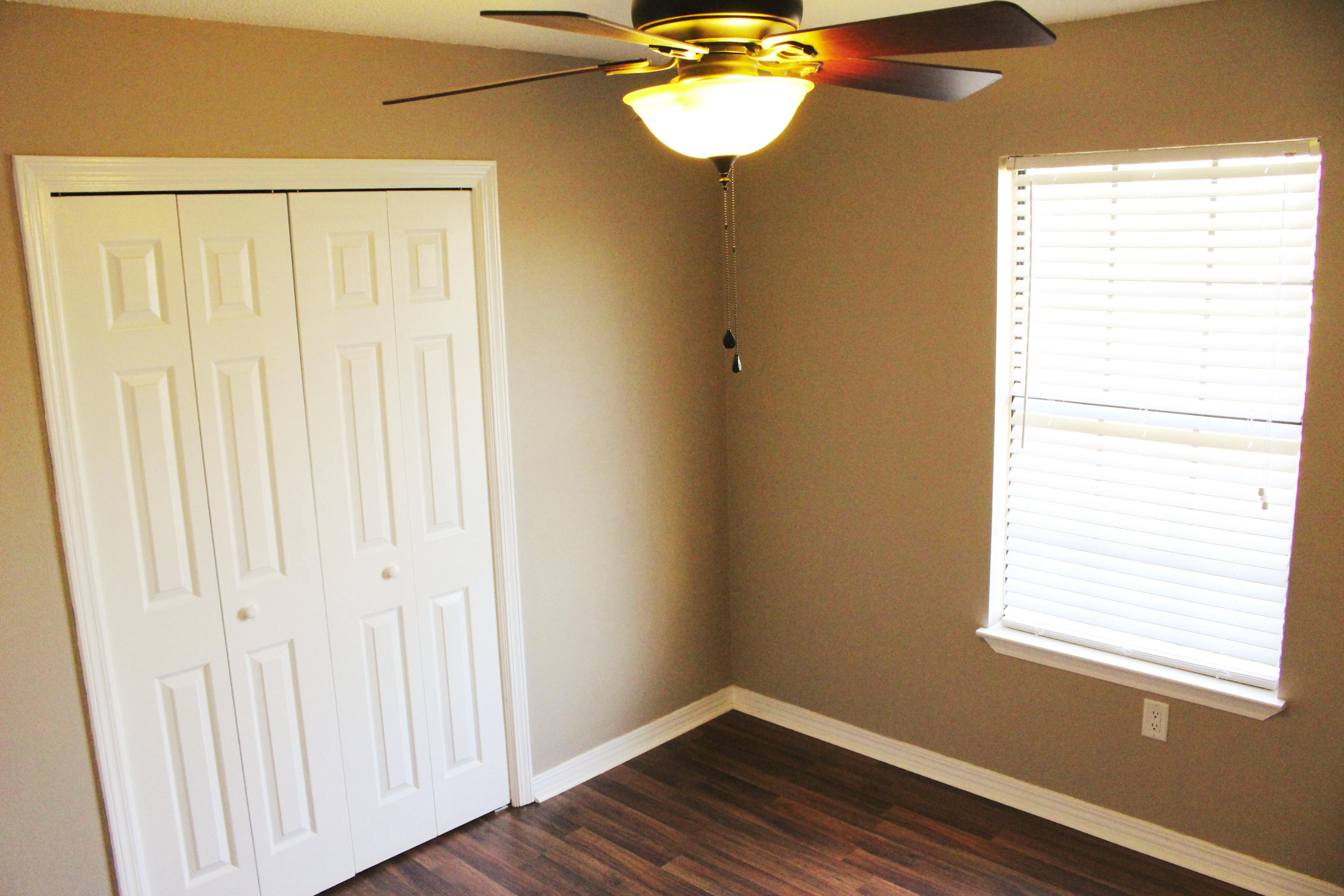 COUNTRYVIEW ESTATES 3RD ADDN - Residential Lease