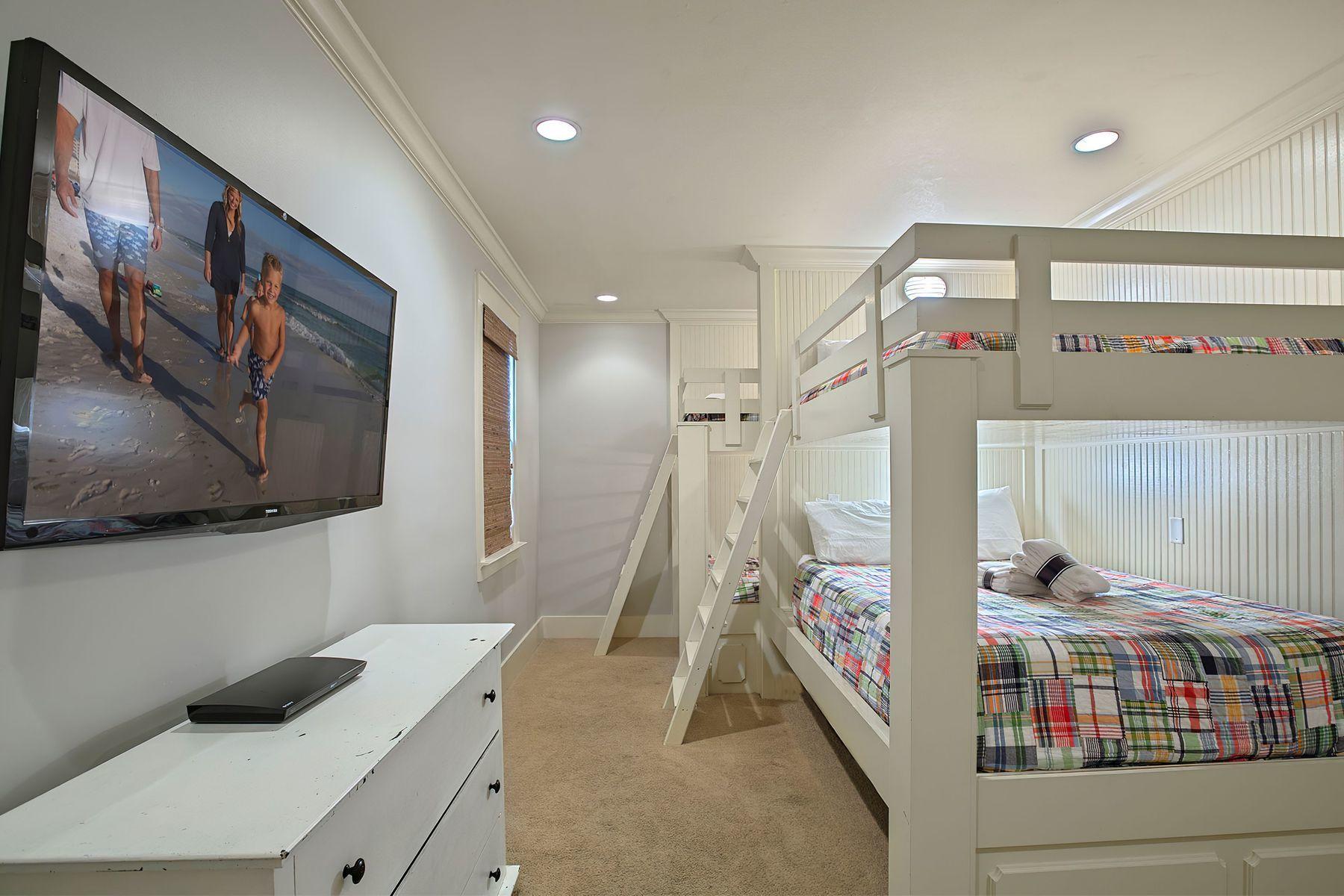 DELOS PH 1 - Residential