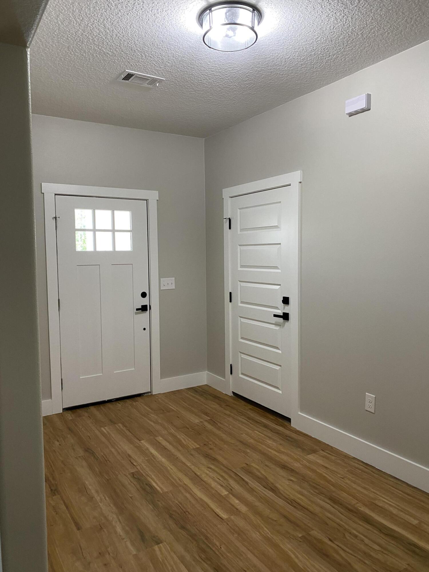 LAGRANGE SHORES - Residential