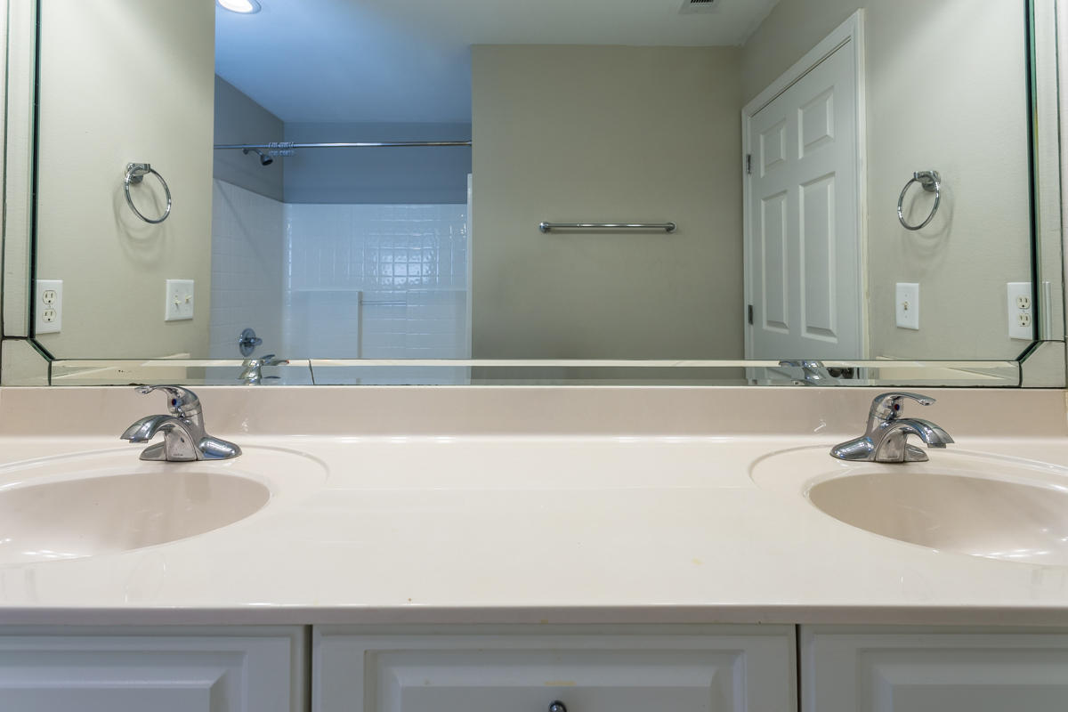 NO RECORDED SUBDIVISION - Residential Lease
