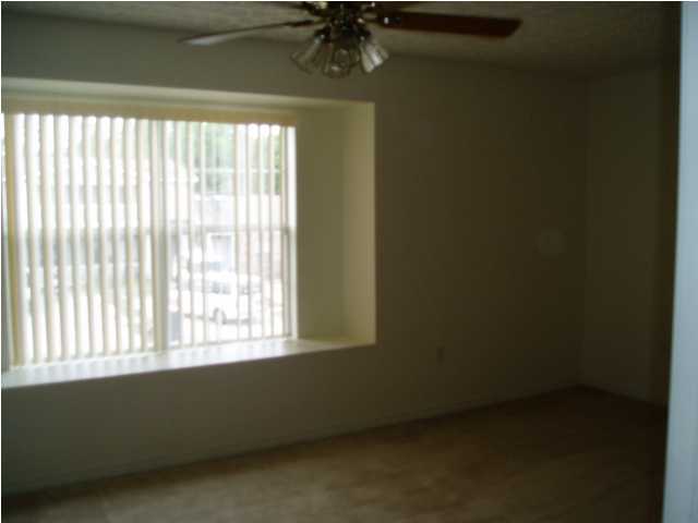 CHATELAINE ESTATES S/D - Residential Lease