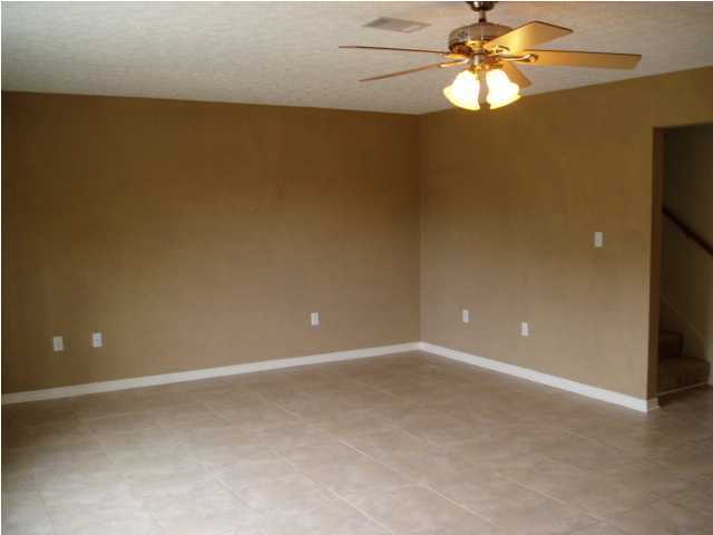 CHATELAINE ESTATES S/D - Residential Lease