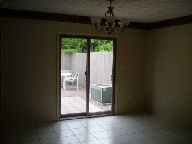 CHATELAINE ESTATES S/D - Residential Lease