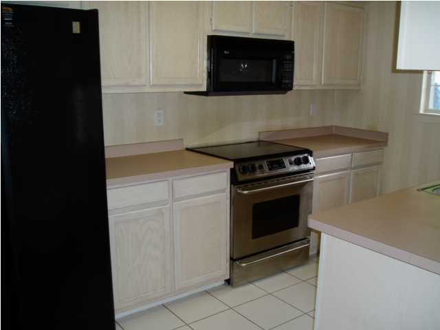 CHATELAINE ESTATES S/D - Residential Lease