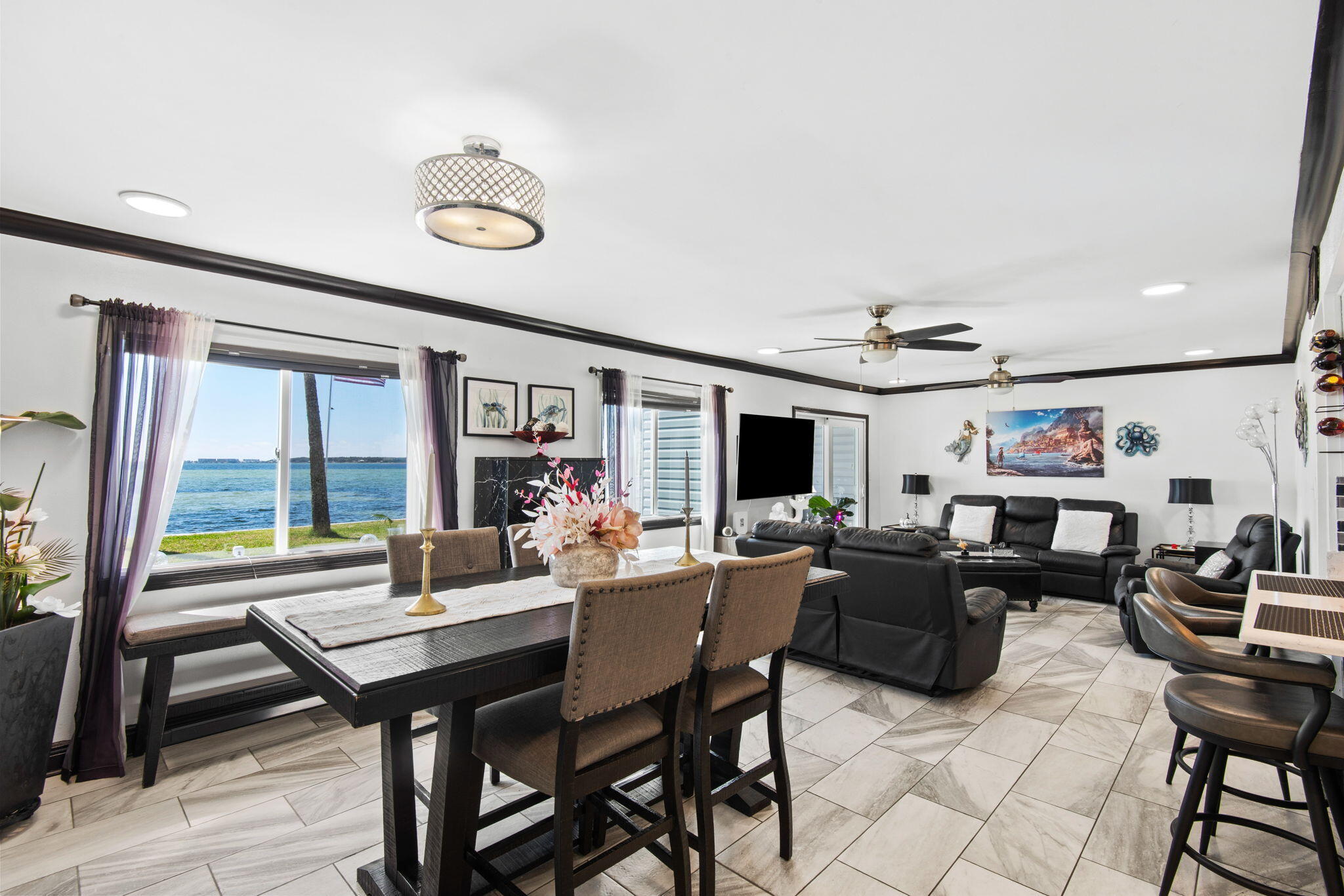 FINISTERRA CONDO - Residential
