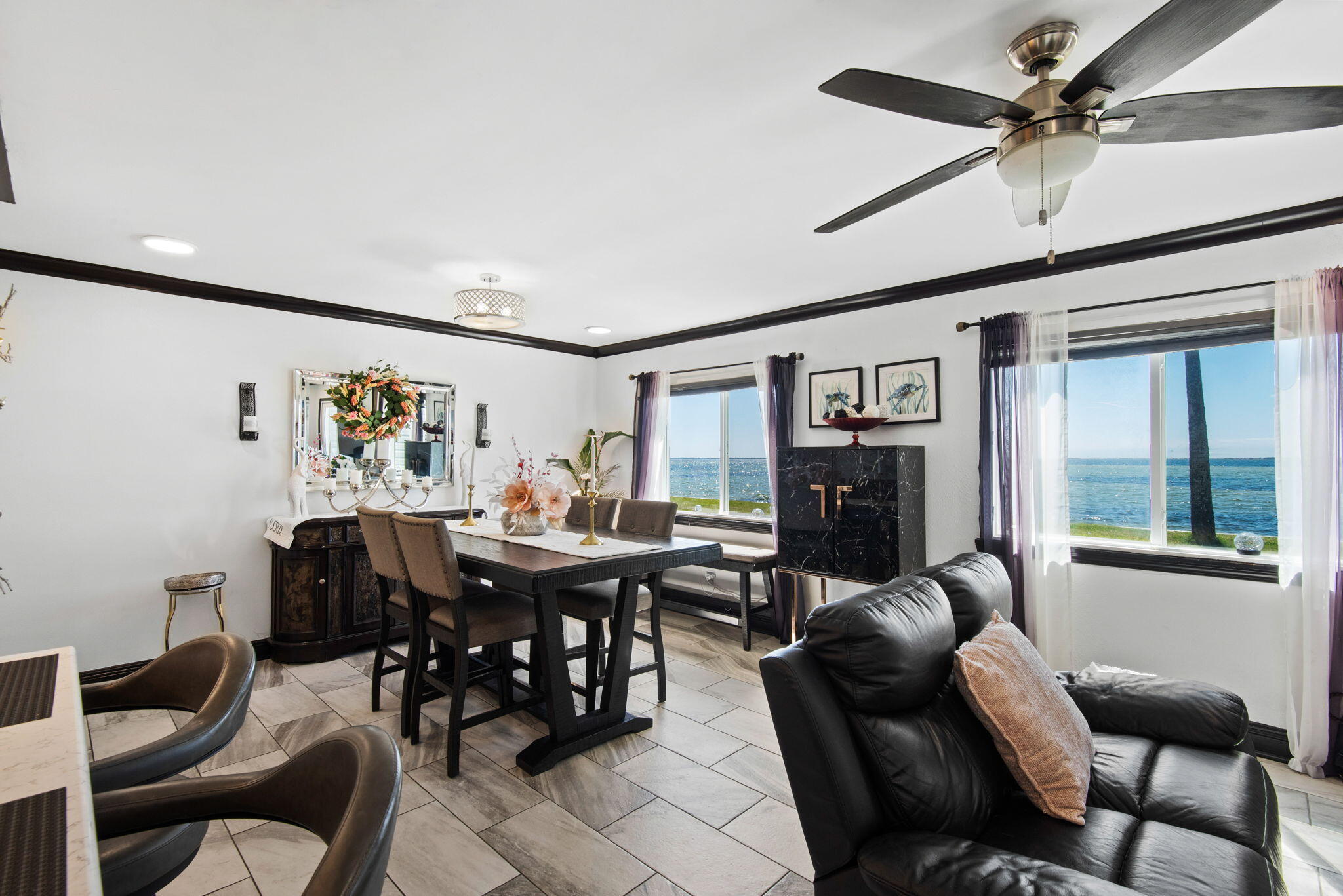 FINISTERRA CONDO - Residential