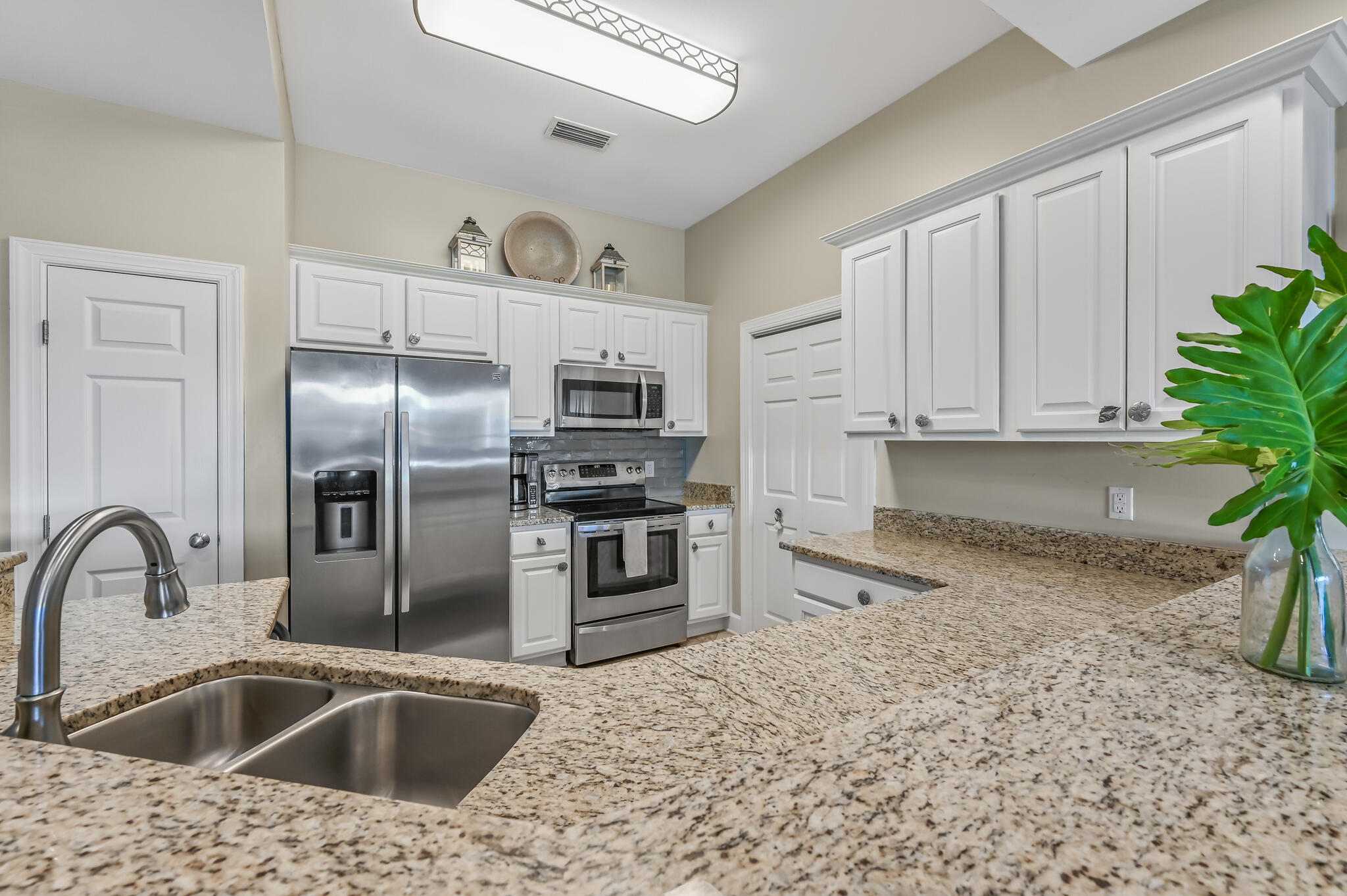 PAVILION PALMS - Residential
