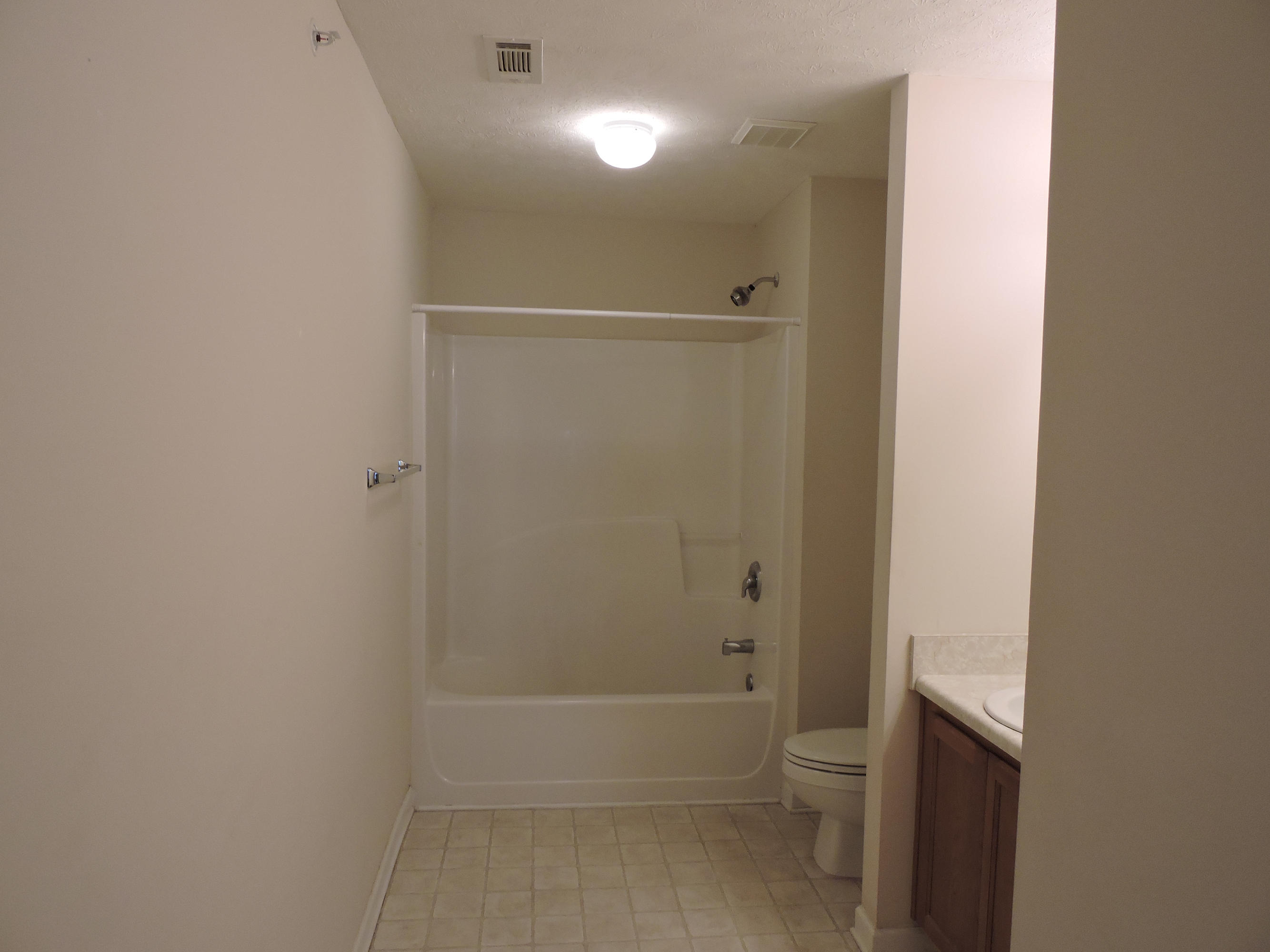 ROLLING PINES - Residential Lease