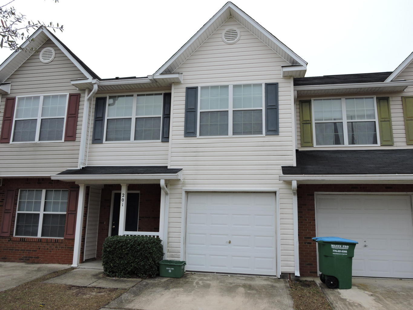 ROLLING PINES - Residential Lease