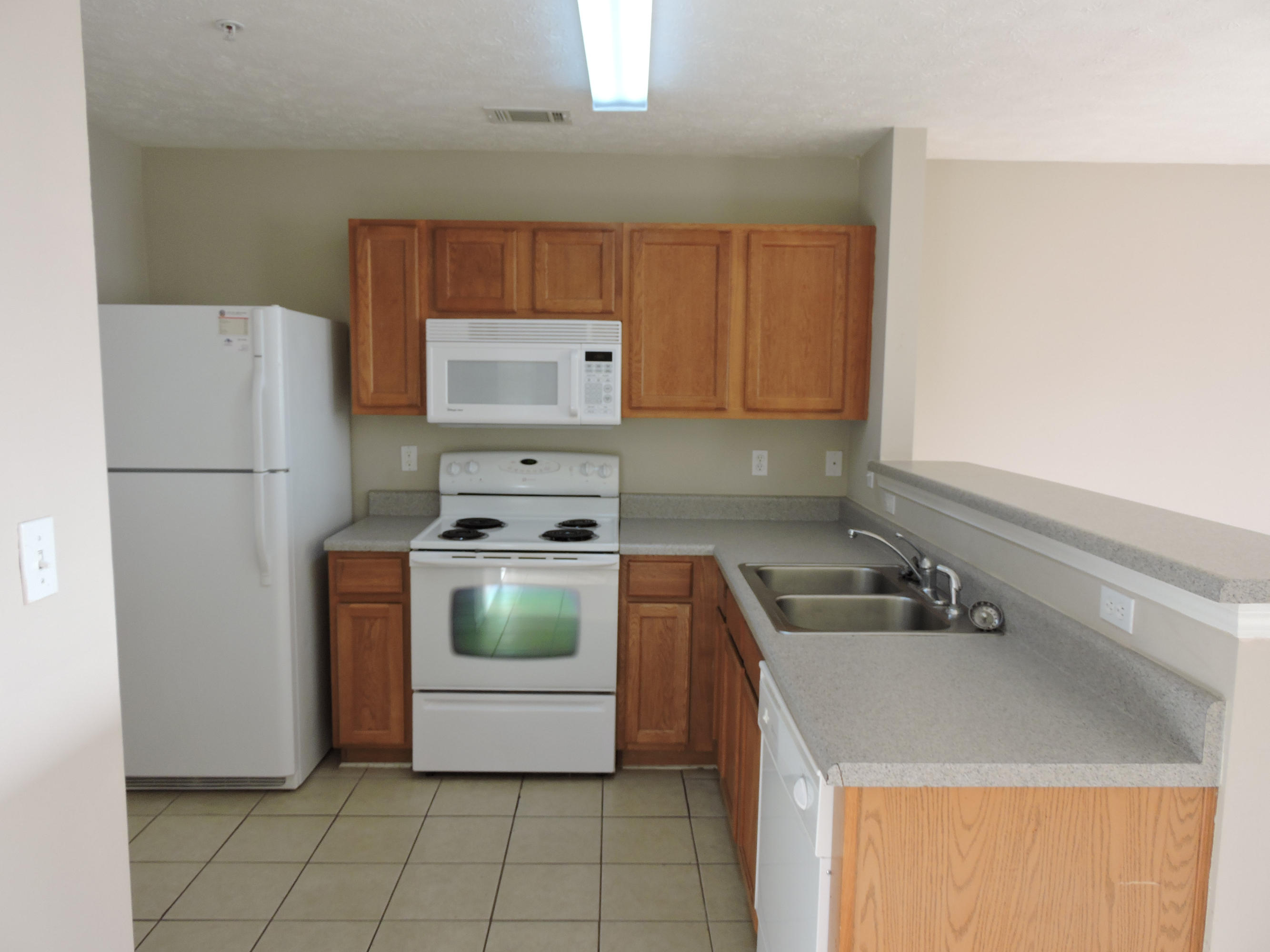 ROLLING PINES - Residential Lease