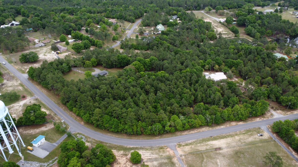 KENNEDY LAKE (UNRECORDED) - Land