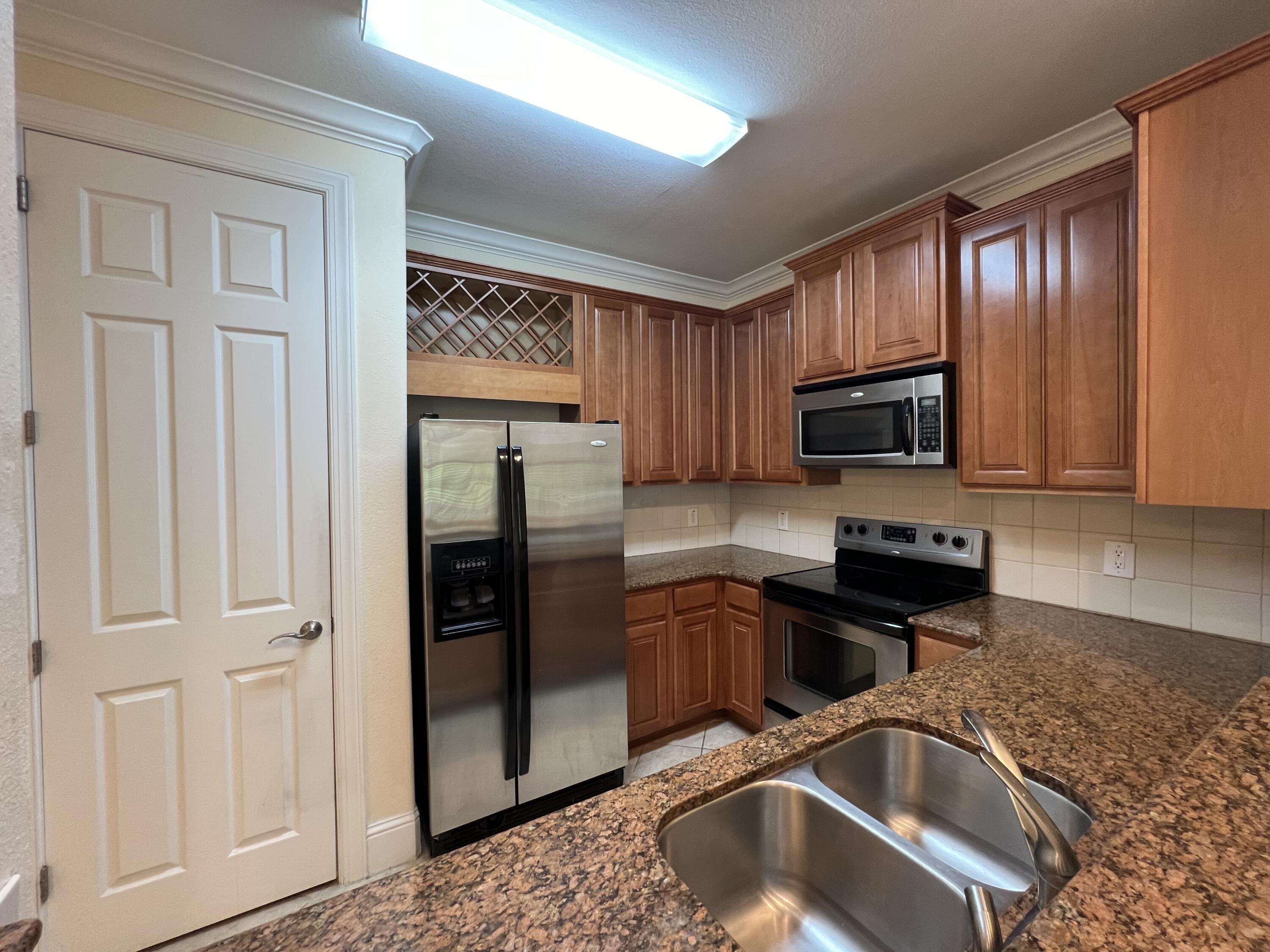 EAGLE BAY - Residential Lease