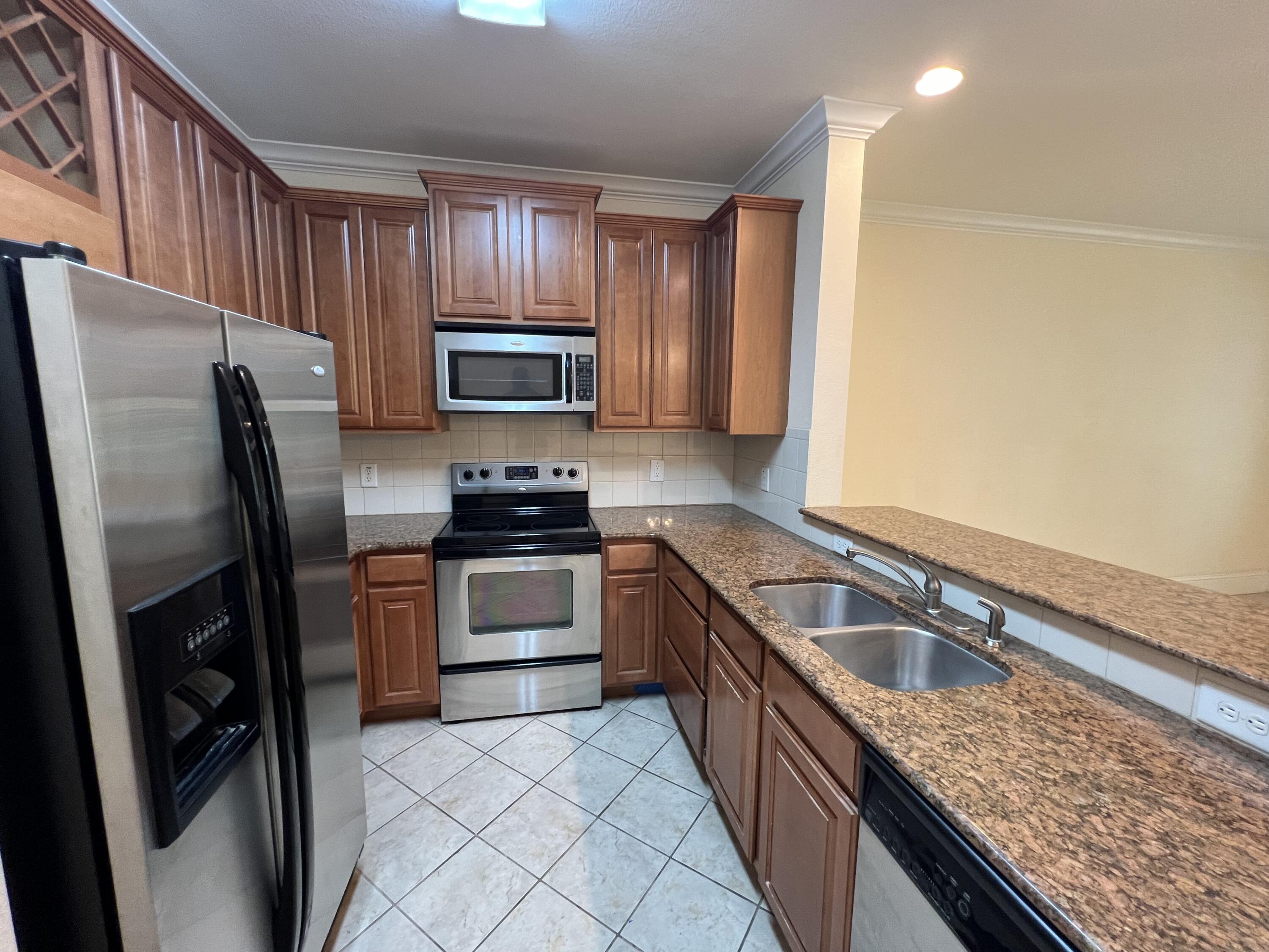 EAGLE BAY - Residential Lease