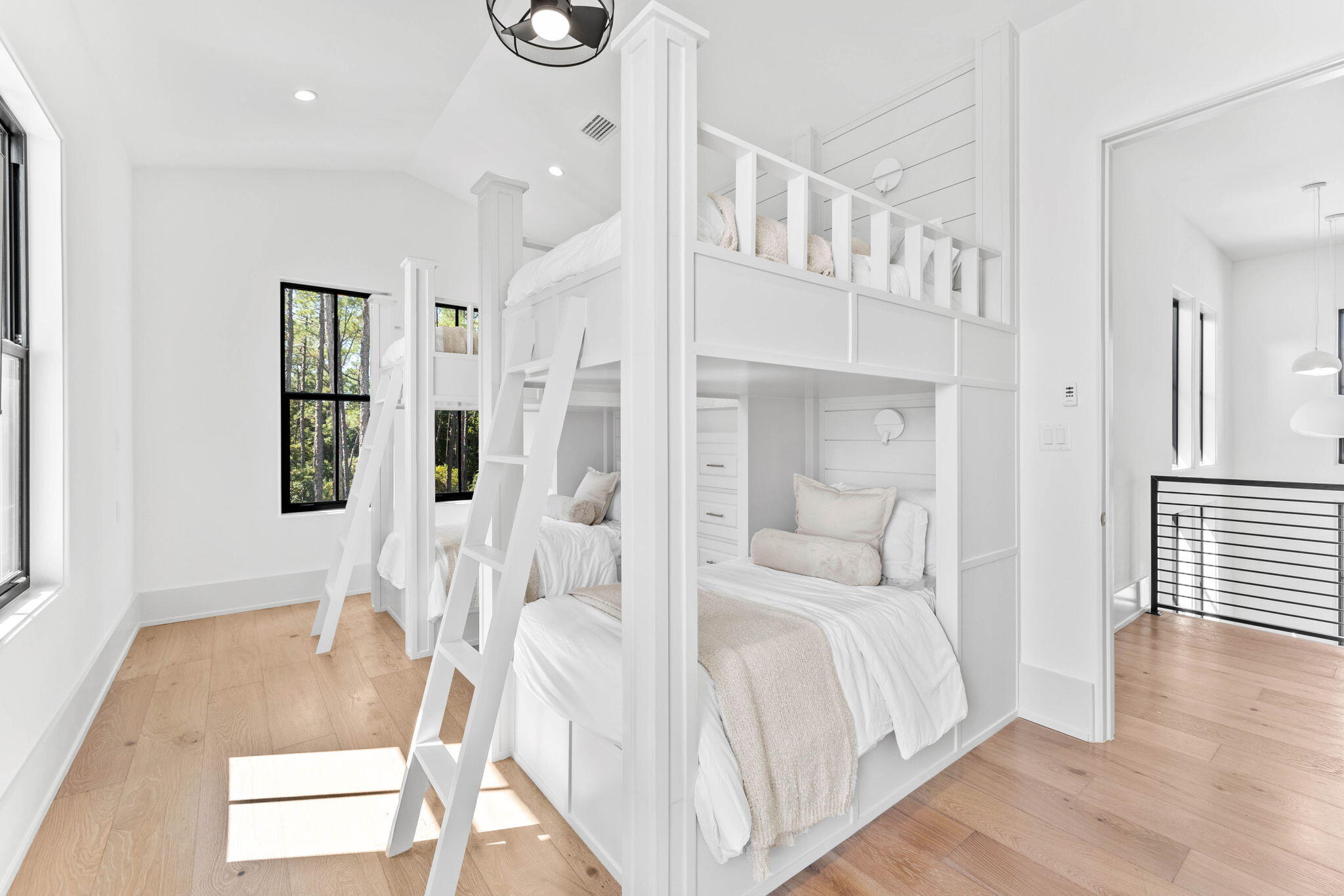 TREETOP - Residential