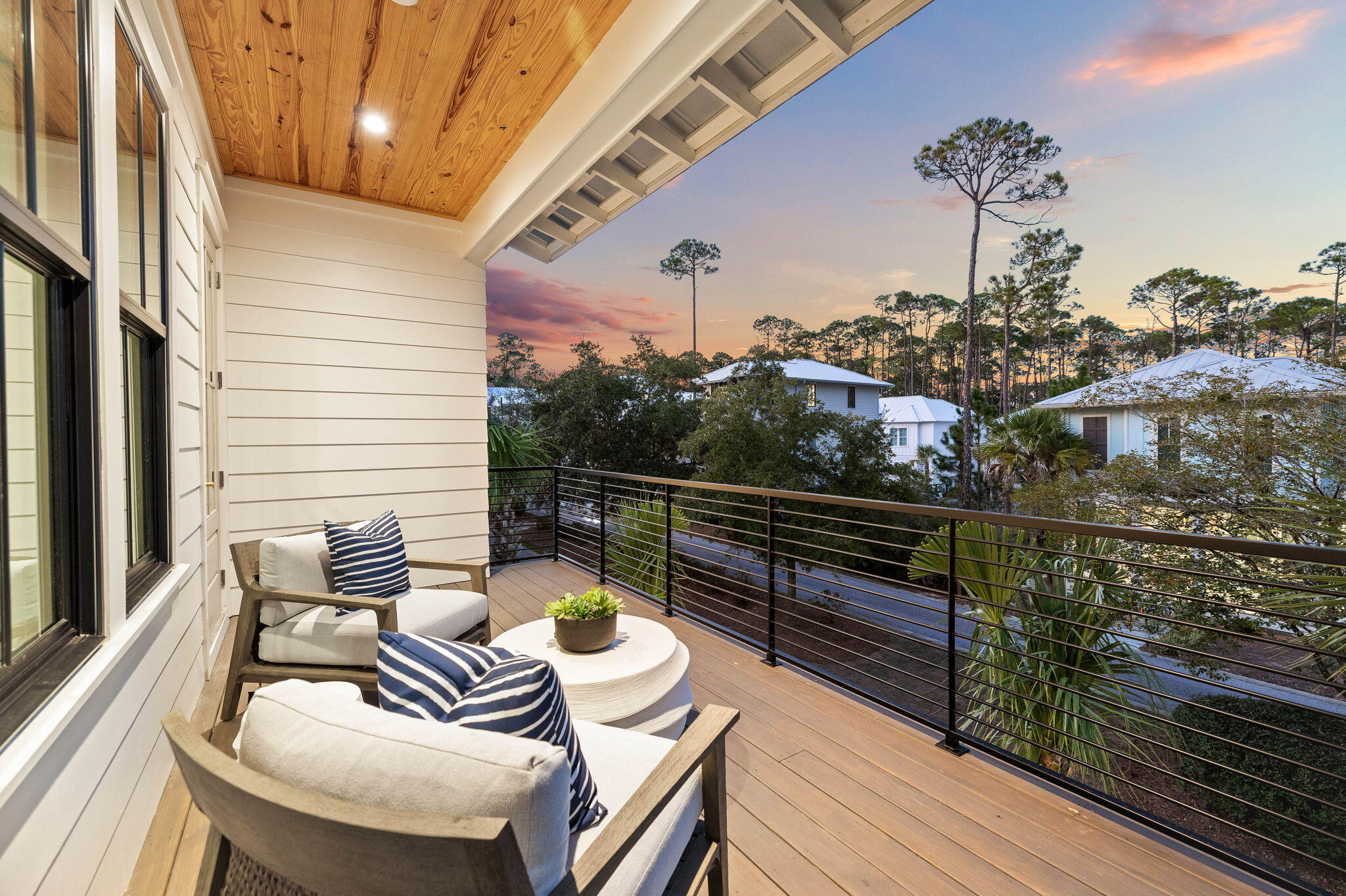 TREETOP - Residential