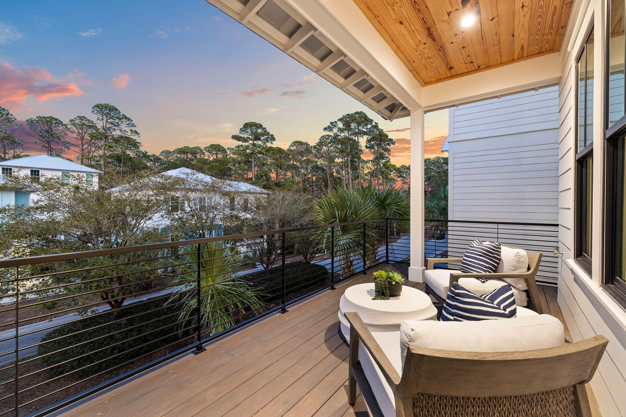 TREETOP - Residential