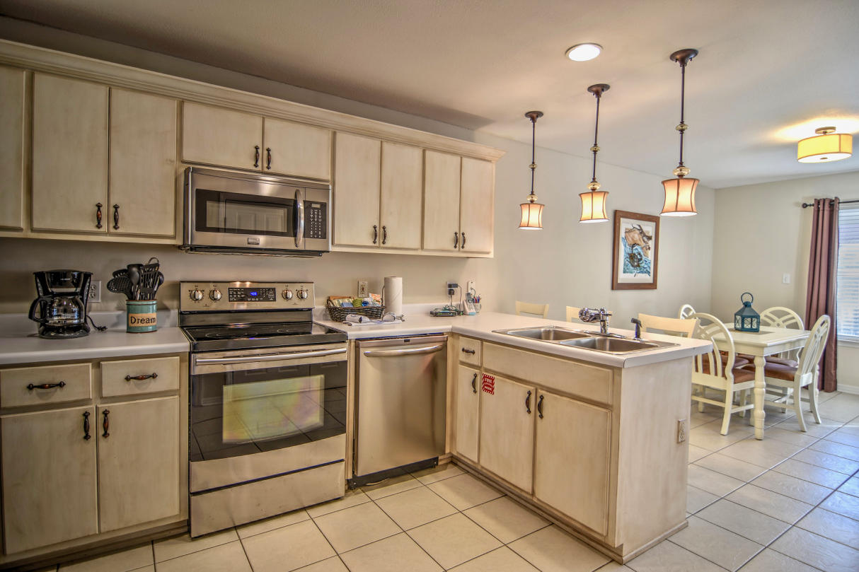 ROLLIN TIDE VILLAS - Residential