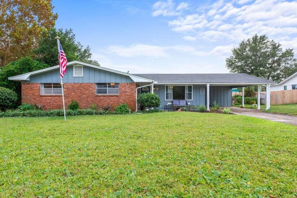 FULLY FURNISHED HOME AVAILABLE 12/8/25! This beautiful fully furnished 4/2 home just off of Beal Pwky in Fort Walton Beach will make moving such a breeze. SAVE ON UTILITY DEPOSITS! Utilities are added to rental rate at a FLAT FEE for an additional $400 a month! This will include water, sewer, trash, electricity, gas, fiber internet, and lawn maintenance ALREADY SET UP FOR YOU! Just walk through the door and you are set. Lease is in 6 month increments with option to renew. Home features gas stove, AS IS washer/dryer, modern barn doors, fenced backyard, open back patio for grilling/hosting in the Florida sun, and much more. Pets considered with owner approval and non-refundable $400 pet fee. Minimum 600 FICO credit score. No inside smoking or vaping. View and apply with La Bella Vita today!