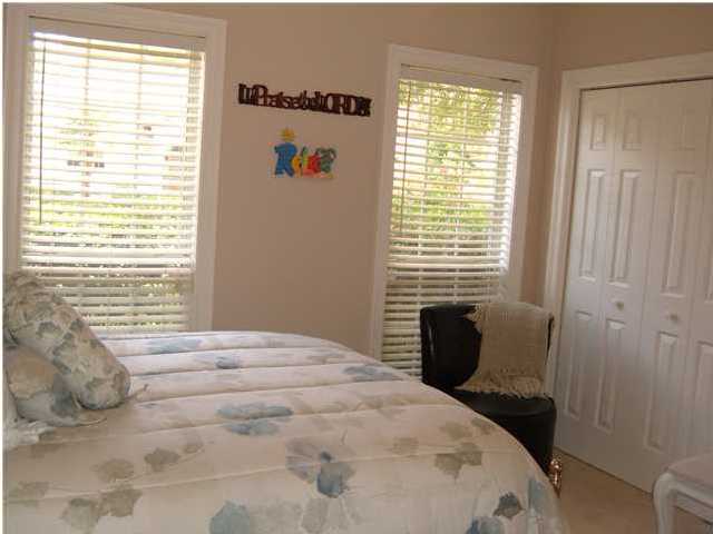 OAKMONT PLACE - Residential Lease