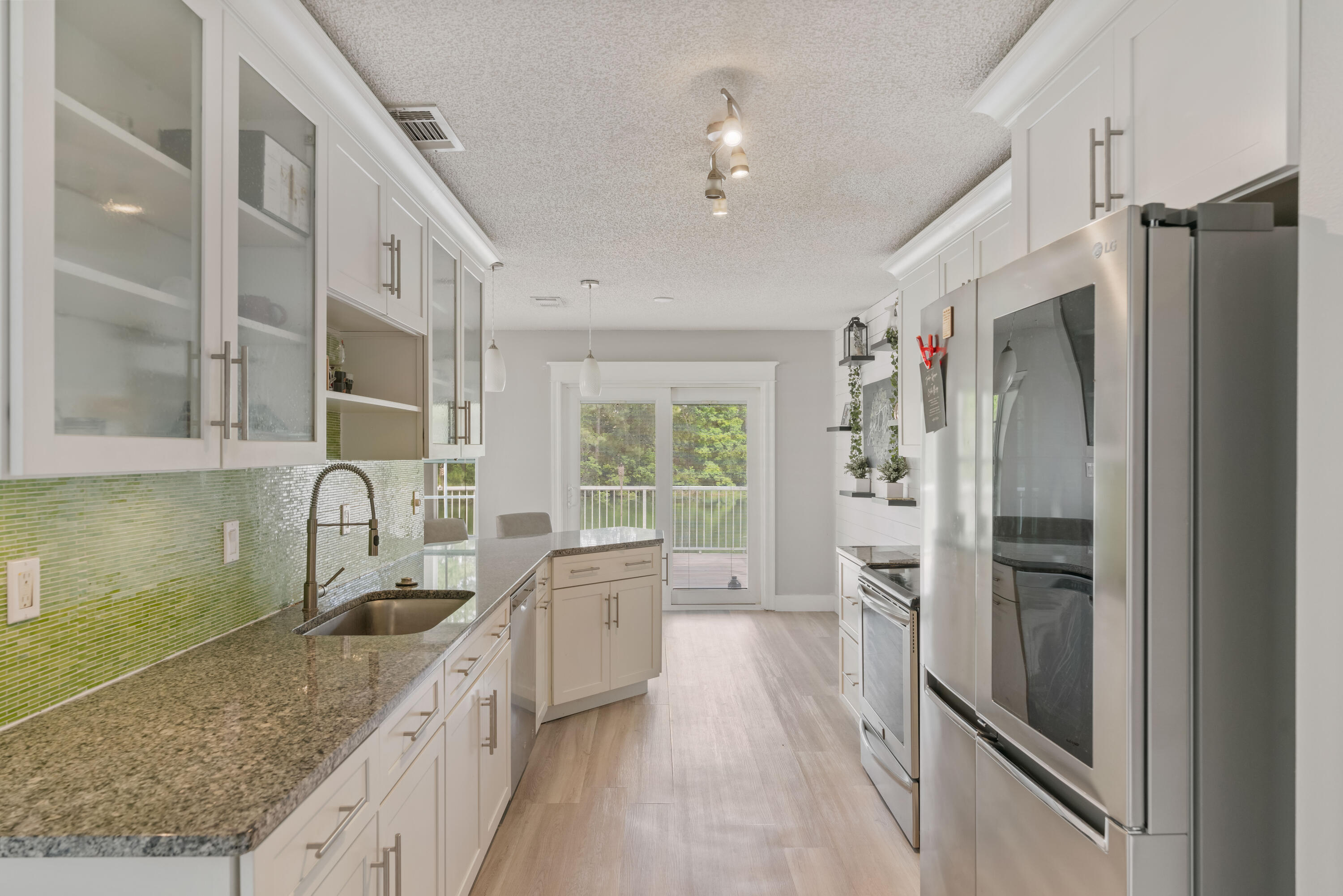 TWIN LAKE ESTATES - Residential